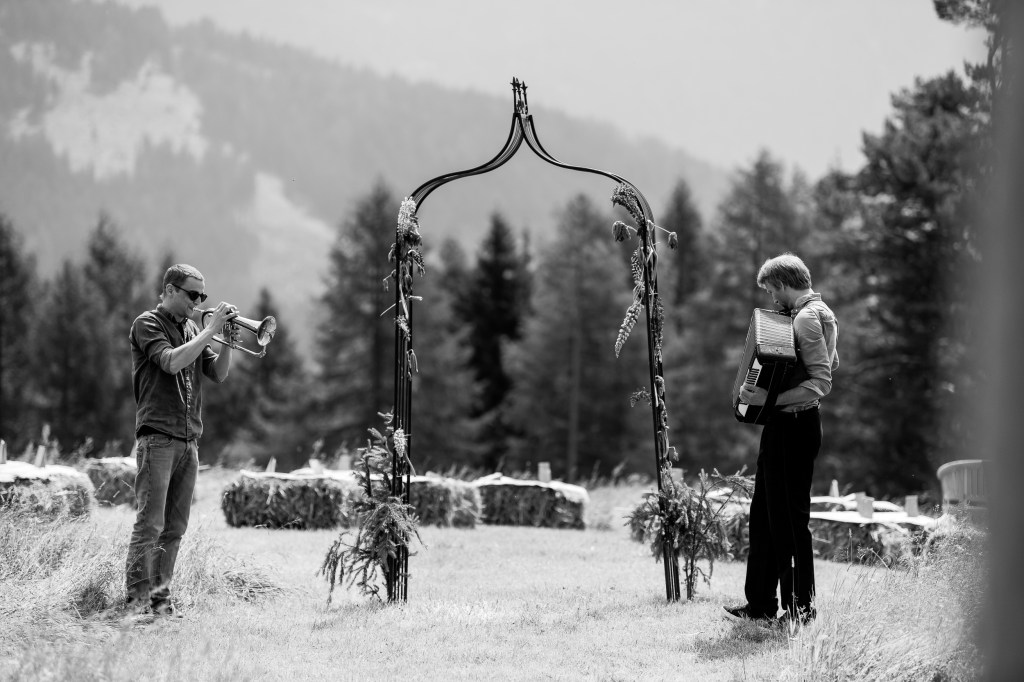 Neben den Menschen und dem Ort ist auch die musikalische Begleitung ein wichtiger Bestandteil eurer freien Trauung...