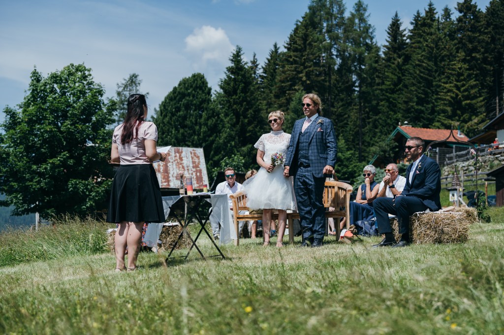 Eine freie Trauung in der Natur, auf einer Alm - einem Lieblingsplatz mit allen Lieblingsmenschen...was könnte schöner sein. 